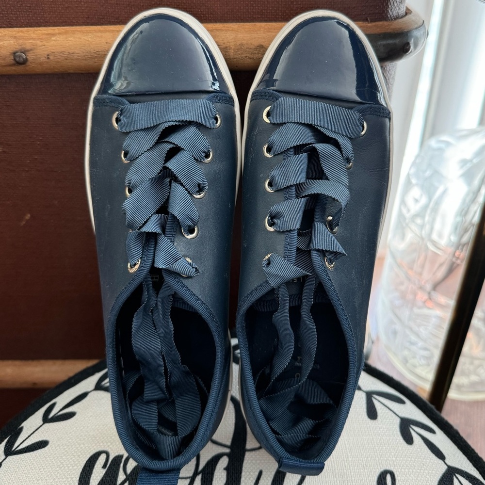 Tommy Hilfiger lace up sneakers/shoes